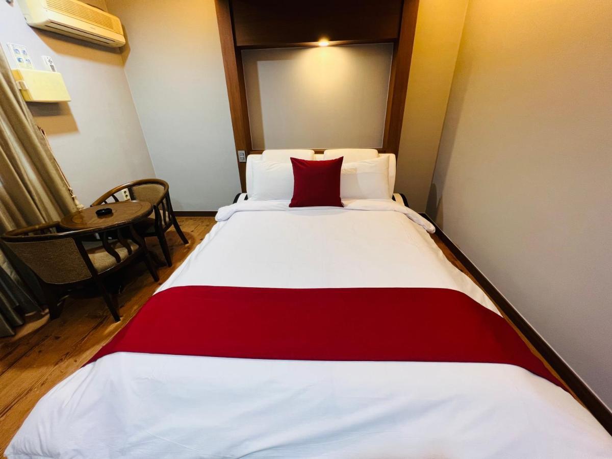 Sweet Hotel Jeju Buitenkant foto