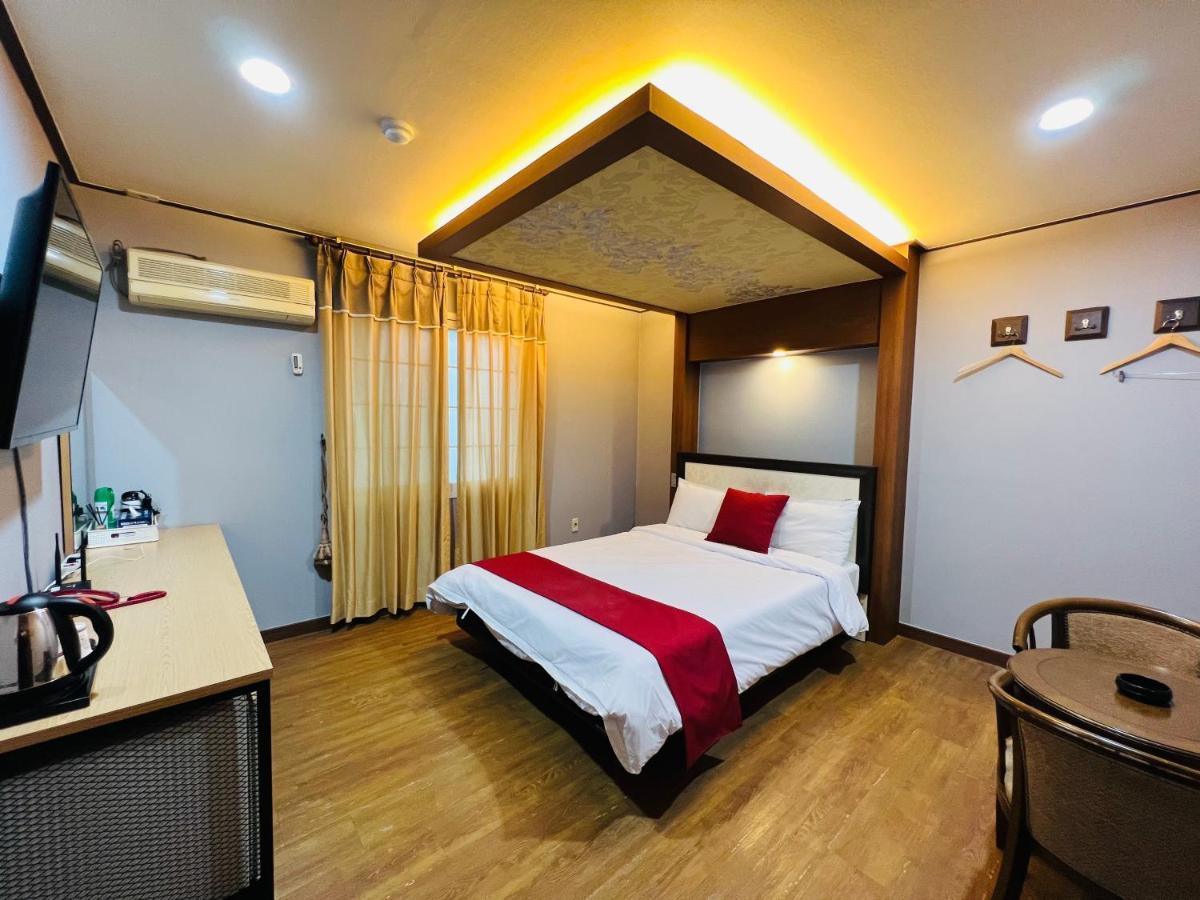 Sweet Hotel Jeju Buitenkant foto