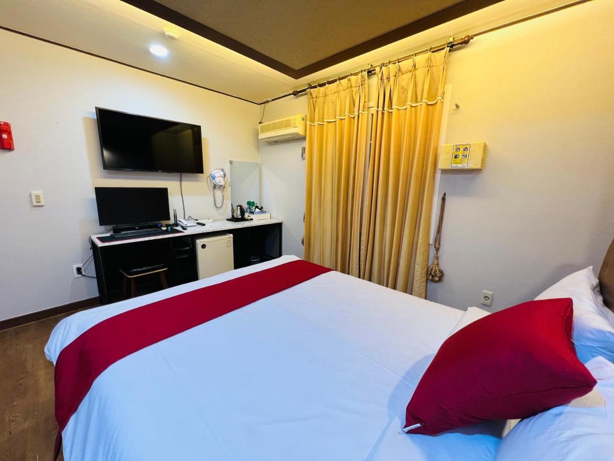 Sweet Hotel Jeju Buitenkant foto