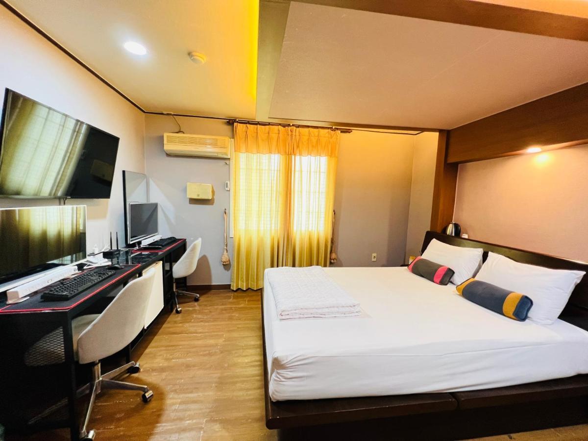 Sweet Hotel Jeju Buitenkant foto